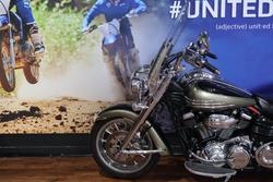 2006 Yamaha XV1900A Black