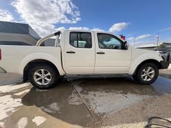 2013 Nissan Navara ST D40 Series 6 4X4 Dual Range Arctic White