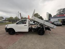2015 Toyota Hilux Workmate TGN121R 4x2 Glacier White