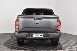 2021 Nissan Navara ST-X