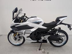 2026 CFMOTO 450 SR ABS White