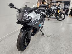 2025 CFMOTO 675 SR-R NEBULA BLACK