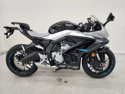2025 CFMOTO 675 SR-R NEBULA BLACK