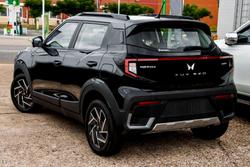2025 Mahindra XUV3XO AX7L Stealth Black & Galvano Grey Roof