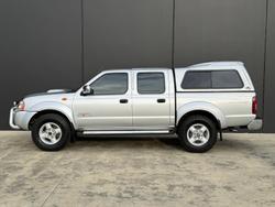 2010 Nissan Navara ST-R