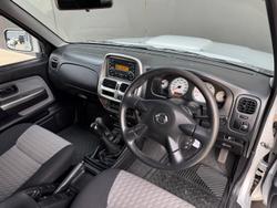 2010 Nissan Navara ST-R