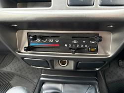 2010 Nissan Navara ST-R