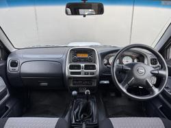 2010 Nissan Navara ST-R