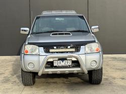 2010 Nissan Navara ST-R
