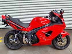2008 Triumph Sprint ST 1050 Sprint Red