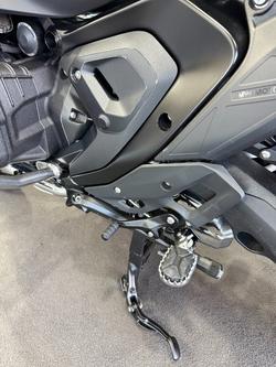 2025 BMW Motorrad R 1300 GS TRIPLE BLACK BLACK STORM METALLIC