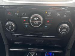 2012 Chrysler 300 C LX MY12 Bright White