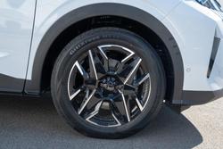 2025 Peugeot 5008 GT Premium Hybrid