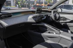 2025 Peugeot 5008 GT Premium Hybrid