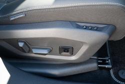 2025 Peugeot 5008 GT Premium Hybrid