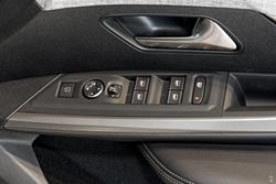 2025 Peugeot 5008 GT Premium Hybrid