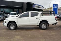 2022 Mitsubishi Triton GLX