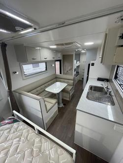 2020 Supreme Classic Tourer Double Bunk