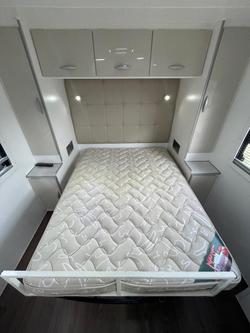 2020 Supreme Classic Tourer Double Bunk