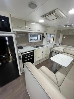 2020 Supreme Classic Tourer Double Bunk