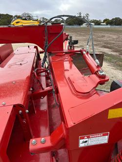 2013 New Holland H7450