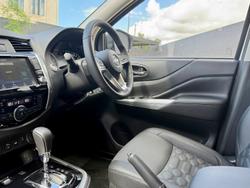 2025 Nissan Navara ST-X
