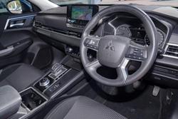 2025 Mitsubishi Outlander LS