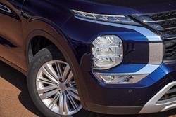 2025 Mitsubishi Outlander LS