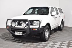 2015 Nissan Navara RX