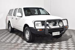 2015 Nissan Navara RX