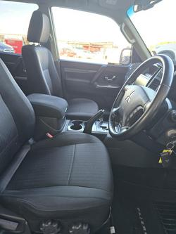 2015 Mitsubishi Pajero GLX
