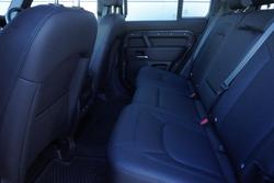 2025 Land Rover Defender 110 D350 X-Dynamic SE