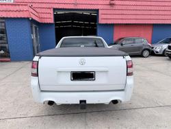 2014 Holden Ute VF MY14 Heron White