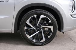 2025 Mitsubishi Outlander PHEV Exceed Tourer