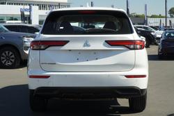 2023 Mitsubishi Outlander ES