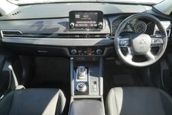 2023 Mitsubishi Outlander ES