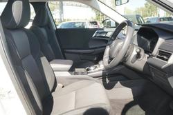 2023 Mitsubishi Outlander ES