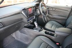 2025 Isuzu D-MAX X-TERRAIN