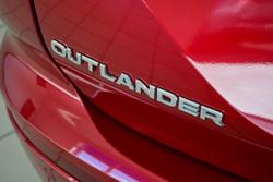 2025 Mitsubishi Outlander LS