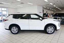 2024 Mitsubishi Outlander LS