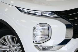 2024 Mitsubishi Outlander LS