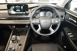 2024 Mitsubishi Outlander LS