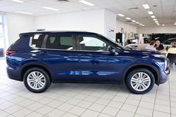 2024 Mitsubishi Outlander LS