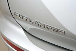 2024 Mitsubishi Outlander LS