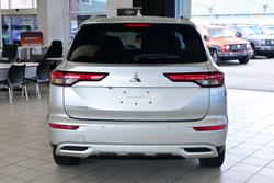 2024 Mitsubishi Outlander LS