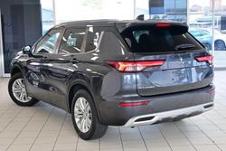 2024 Mitsubishi Outlander LS