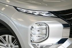 2024 Mitsubishi Outlander LS