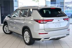 2024 Mitsubishi Outlander LS