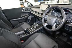 2024 Mitsubishi Outlander LS