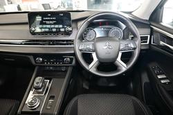 2024 Mitsubishi Outlander LS